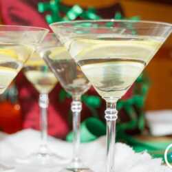 Začiatok stužkovej slávnosti Začiatok stužkovej slávnosti a slávnostný prípitok