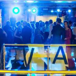 Stužková Tatravagónka Osvetlenie parketu na stužkovej slánosti